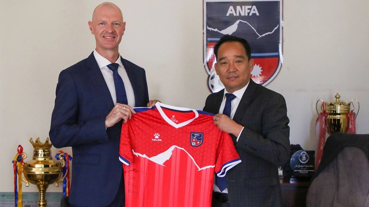 HLV Ross ra mắt ĐT Nepal. (Ảnh: ANFA). 