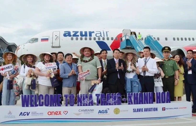 On March 17, 2025, flight ZF2577 operated by Azur Air LLC, departed from Irkutsk International Airport, Russia, and landed at Cam Ranh International Airport in Khanh Hoa province with 231 Russian tourists.