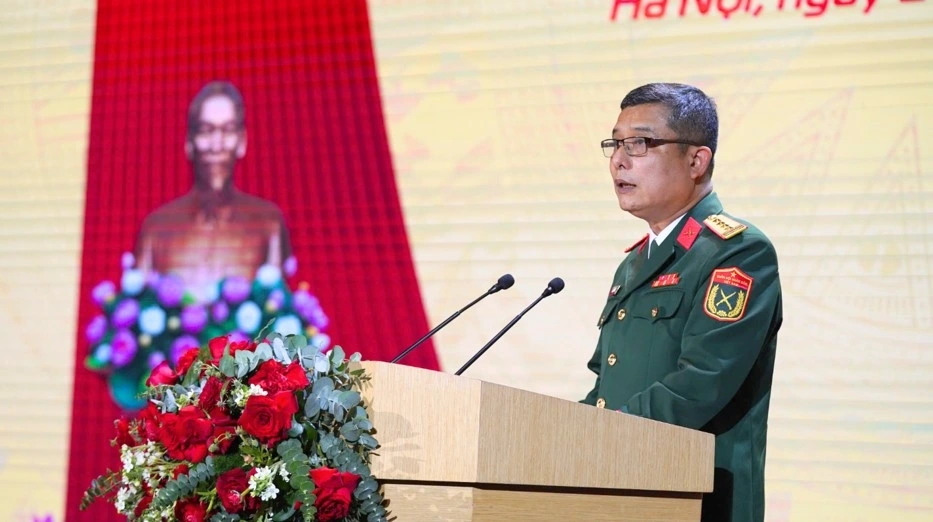 Đáp từ Thứ trưởng Bộ Quốc phòng, Đại tá Đỗ Mạnh Hùng, Chủ tịch HĐQT công ty cam kết sẵn sàng hoàn thành nhiệm vụ được giao và tiếp tục song hành, vươn mình cùng đất nước