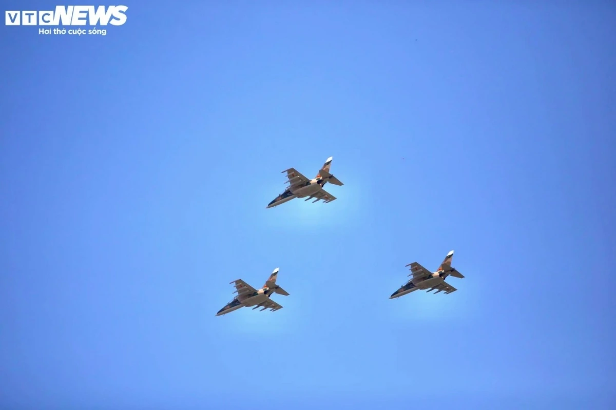 The V-shaped formation of Su-30MK2 fighter jets.