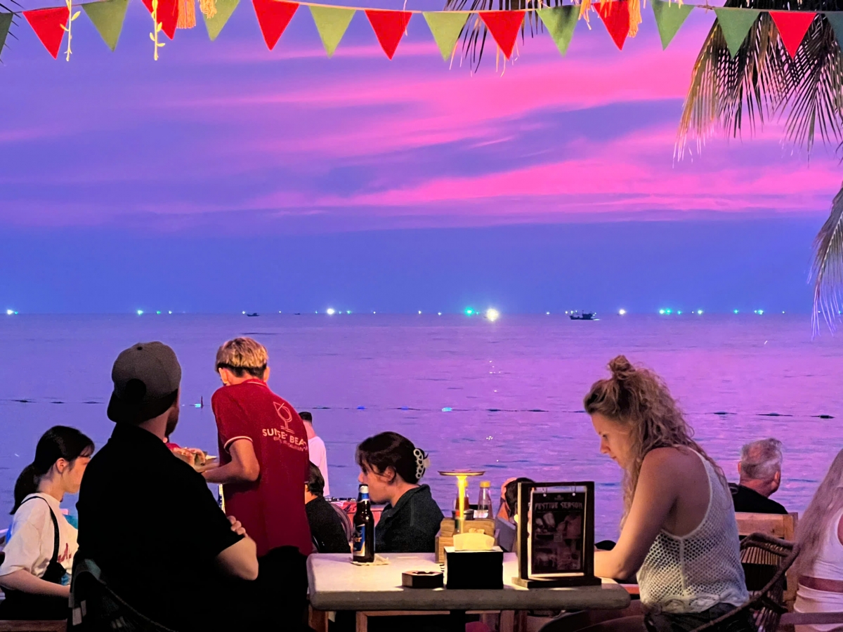 Hoàng hôn tại Sunset Beach