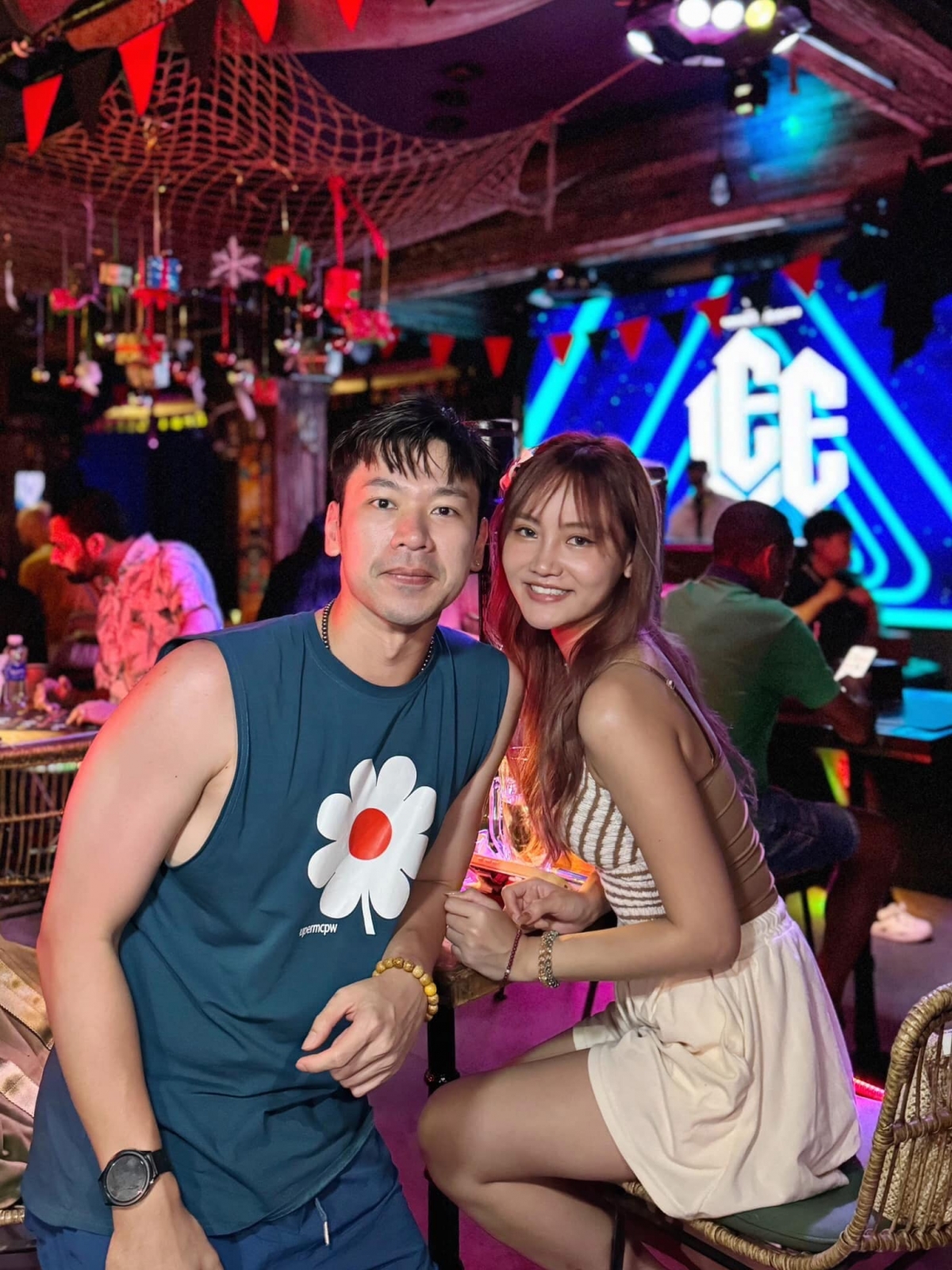 Phú Quốc đang chứng kiến sự bùng nổ du lịch với hàng loạt dịch vụ cao cấp, thu hút du khách Việt Nam và khách quốc tế.
