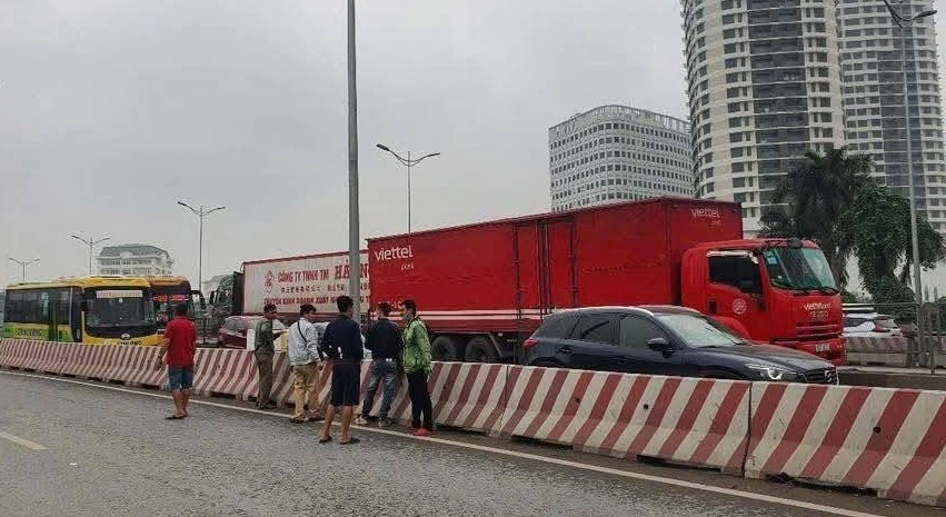 Vụ việc khiến giao thông ùn tắc kéo dài