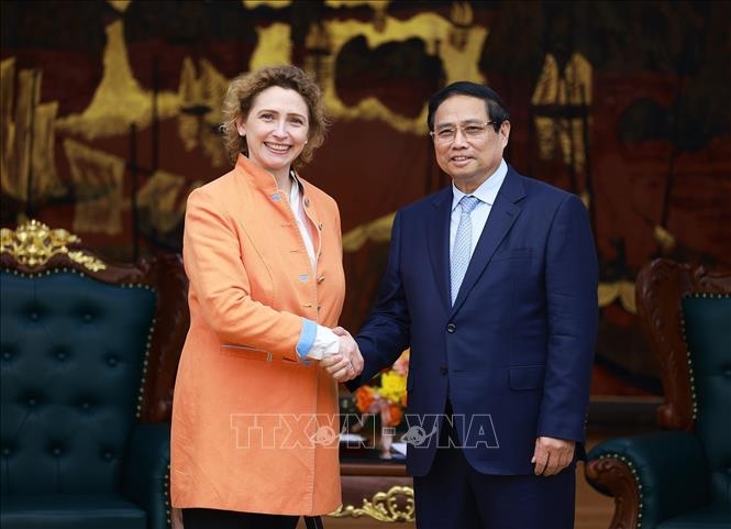 Thủ tướng Phạm Minh Chính tiếp bà Nicola Beer, Phó Chủ tịch Ngân hàng Đầu tư châu Âu (EIB). Ảnh: Dương Giang/TTXVN