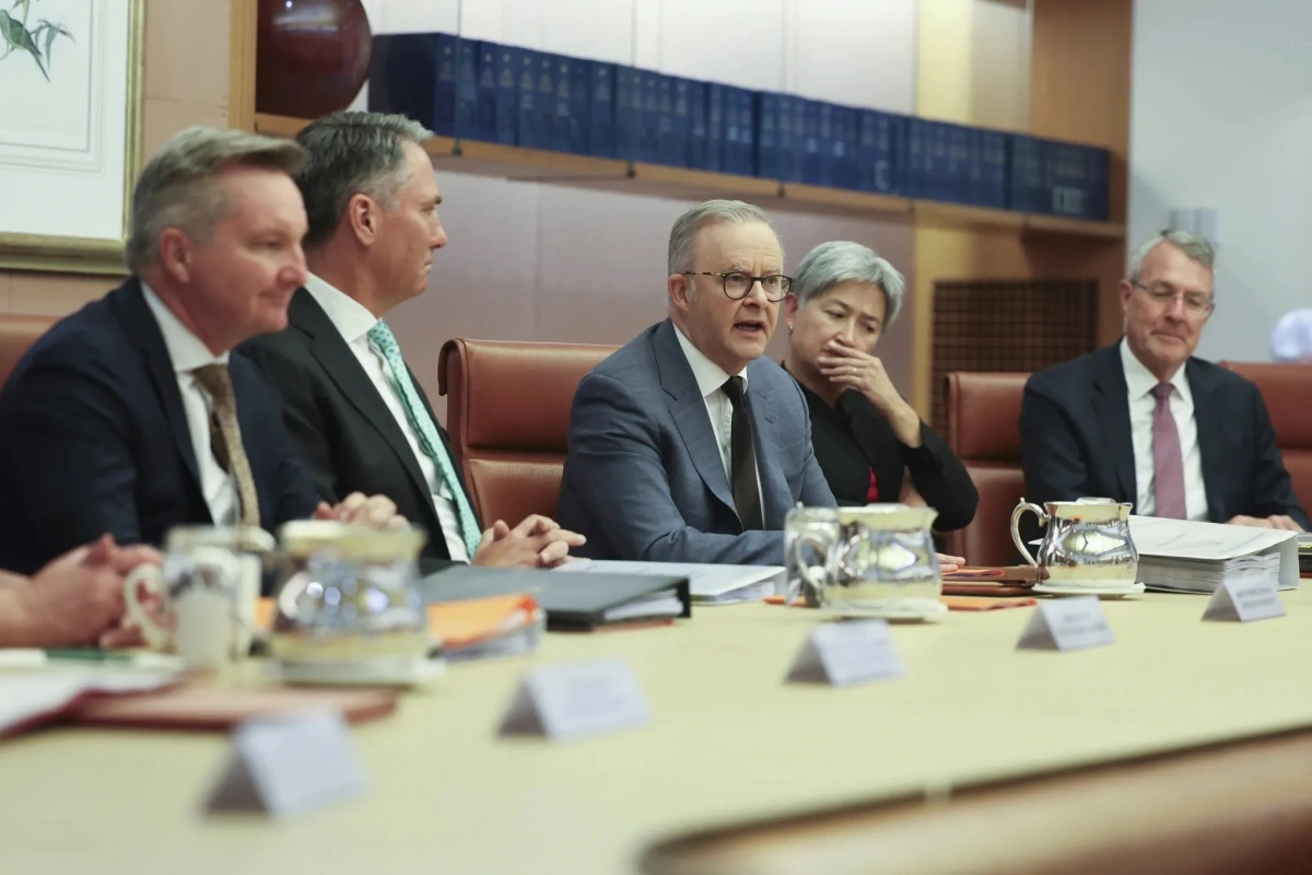 Thủ tướng Australia Anthony Albanese phát biểu trong cuộc họp Nội các. Ảnh: Alex Ellinghausen