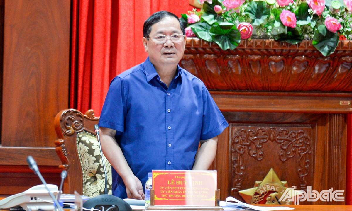 Thượng tướng Lê Huy Vịnh phát biểu tại buổi làm việc