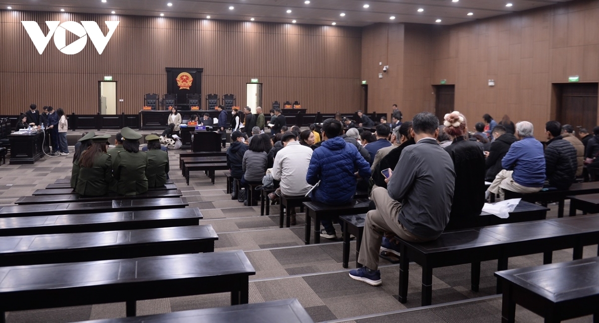 Toàn cảnh phiên toà