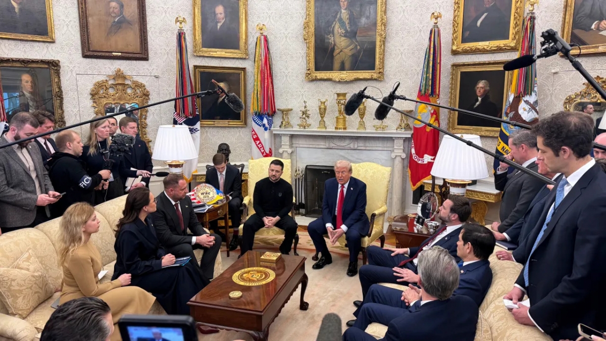 Tổng thống Mỹ Donald Trump gặp Tổng thống Ukraine Volodymyr Zelenskyy tại Nhà Trắng, ngày 28/2/2025. (Ảnh: AP)
