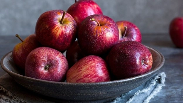 Táo chứa cả chất xơ hòa tan (pectin) và chất xơ không hòa tan (cellulose). Ảnh: Getty Images