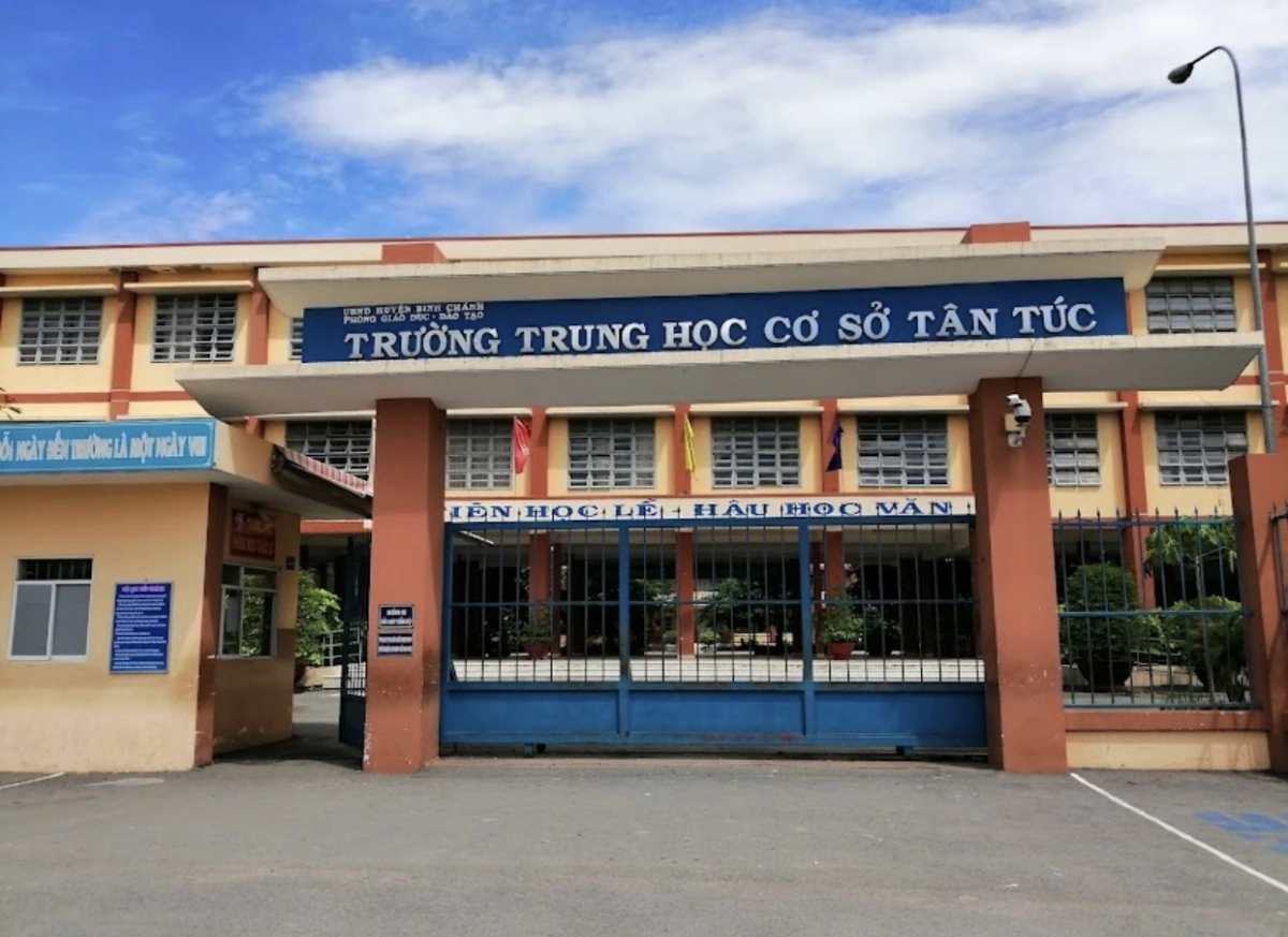 Trường THCS Tân Túc, huyện Bình Chánh.