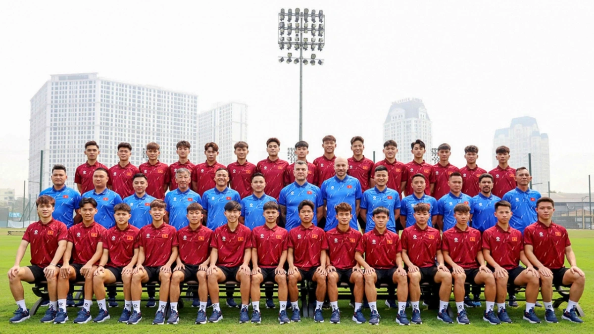 U17 Việt Nam lên đường sang Oman tập huấn (Ảnh: VFF)
