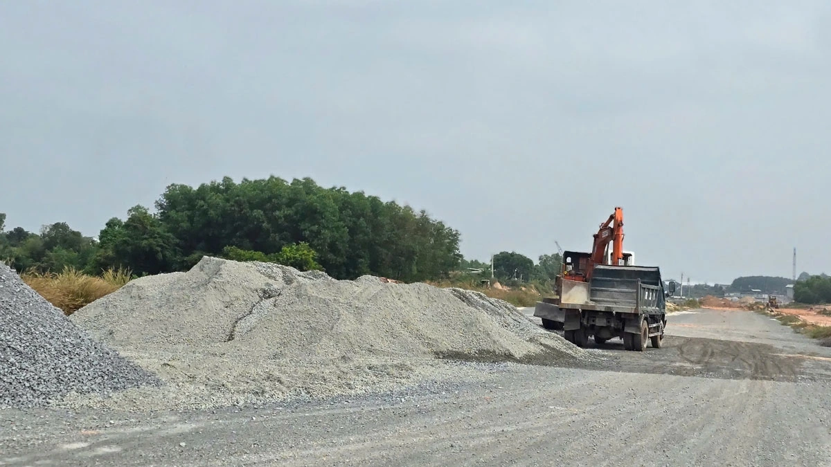 Các đơn vị thi công lo thiếu vật liệu xây dựng để triển khai 