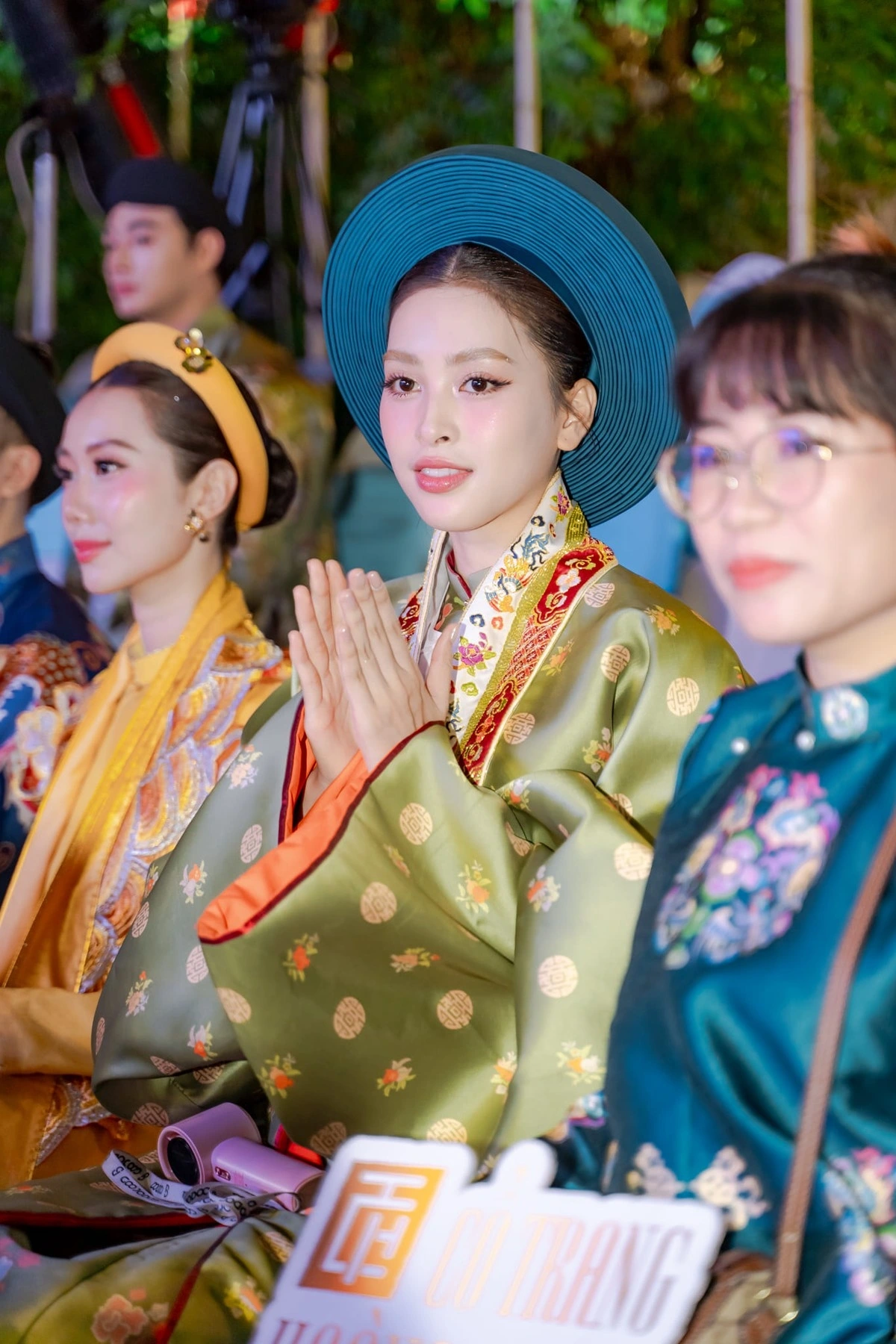 The parade witnesses the presence of many celebrities, including Miss Vietnam 2018 Tieu Vy.