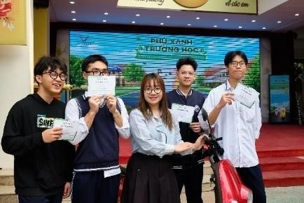 Cô Phạm Vũ Hà My (THPT Trần Nhân Tông, Hà Nội) nhận định “Phủ Xanh Trường Học”
góp phần thúc đẩy lối sống xanh.