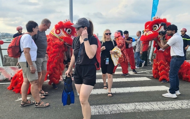 Foreign tourists visit Phu Quoc Island in Kien Giang Province