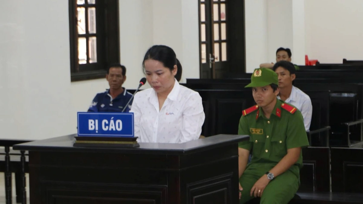 Bị cáo Lê Thị Ngân tại phiên tòa 