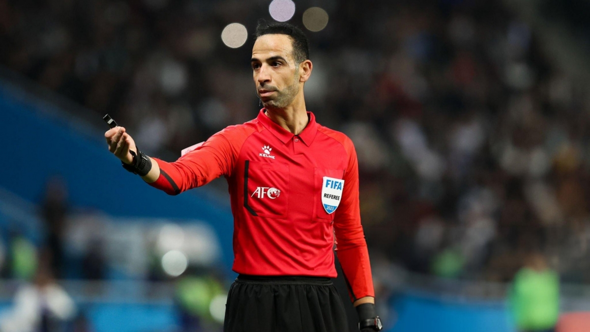“Vua thẻ phạt” Yahya Ali Almulla sẽ cầm còi trận ĐT Việt Nam đấu Lào tại vòng loại Asian Cup 2027. (Ảnh: Getty)