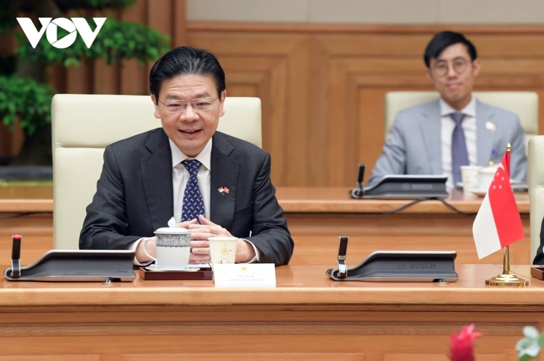 Singaporean PM shows sincere thanks to warm welcome give by the Vietnamese Government in Hanoi. During his visit, PM Lawrence Wong is scheduled to meet with senior Party, State, and National Assembly leaders of Vietnam, as well as engage in other activities.