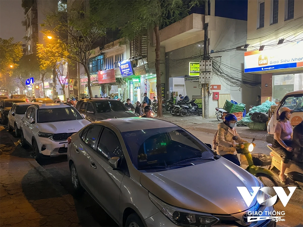 Không lạ lắm! Khi cảnh ùn tắc diễn ra thường xuyên trên đường Vũ Tông Phan