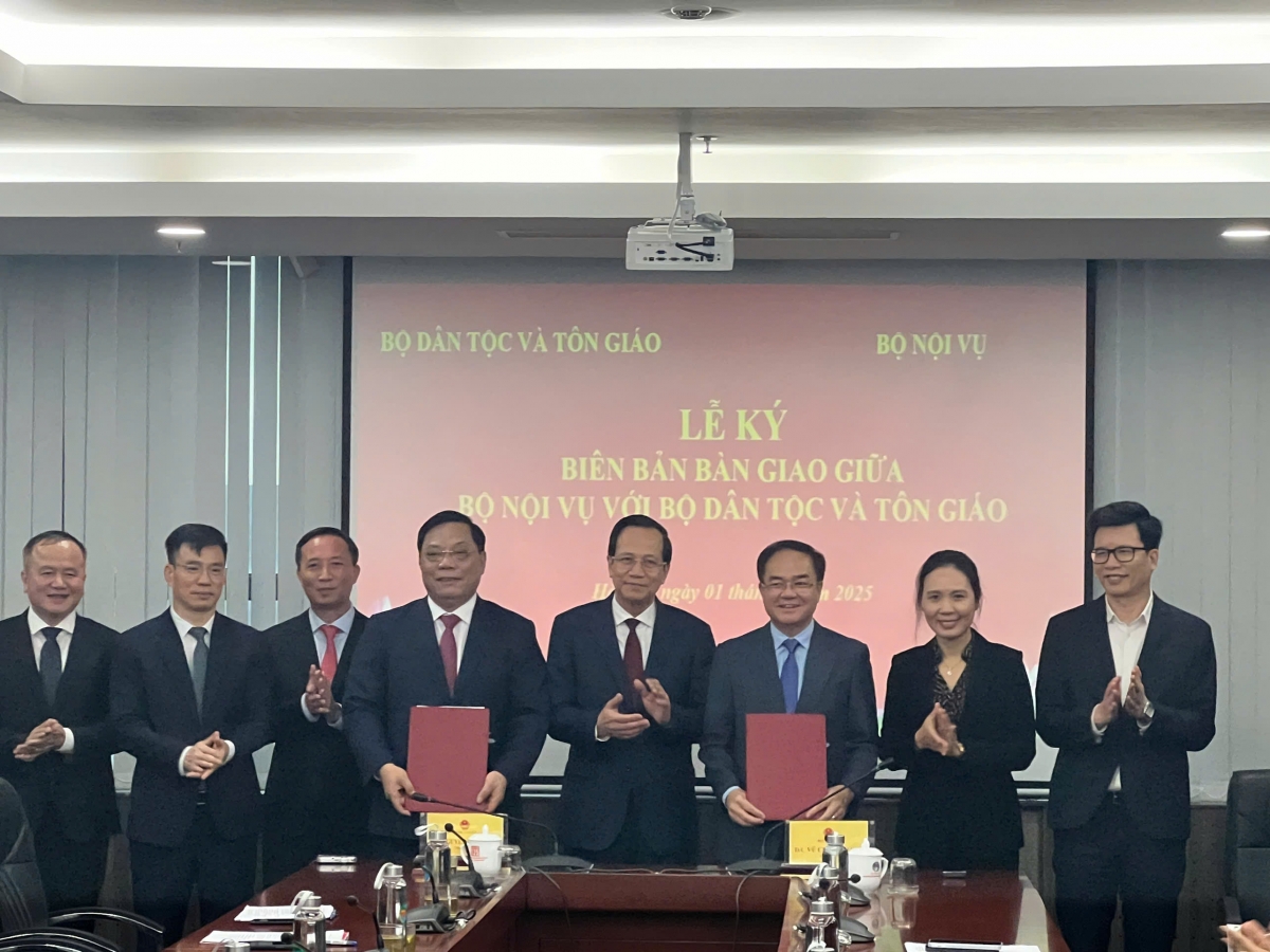 Lễ ký Biên bản bàn giao giữa Bộ Dân tộc và Tôn giáo với Bộ Nội vụ