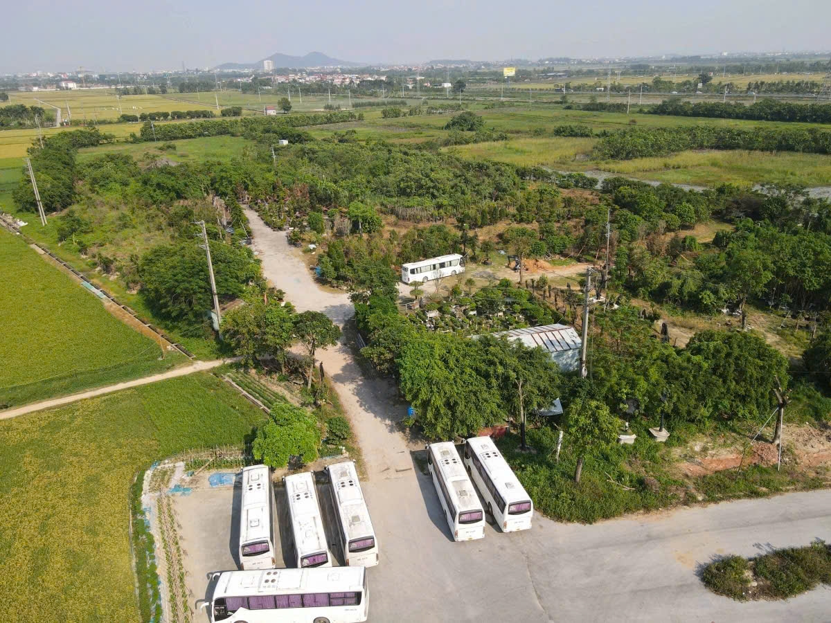 Dự án Trường Đại học Quốc tế Bắc Hà ở huyện Tiên Du, tỉnh Bắc Ninh bị chậm tiến độ nhiều năm, đến nay vẫn chỉ là bãi đất trống bỏ hoang