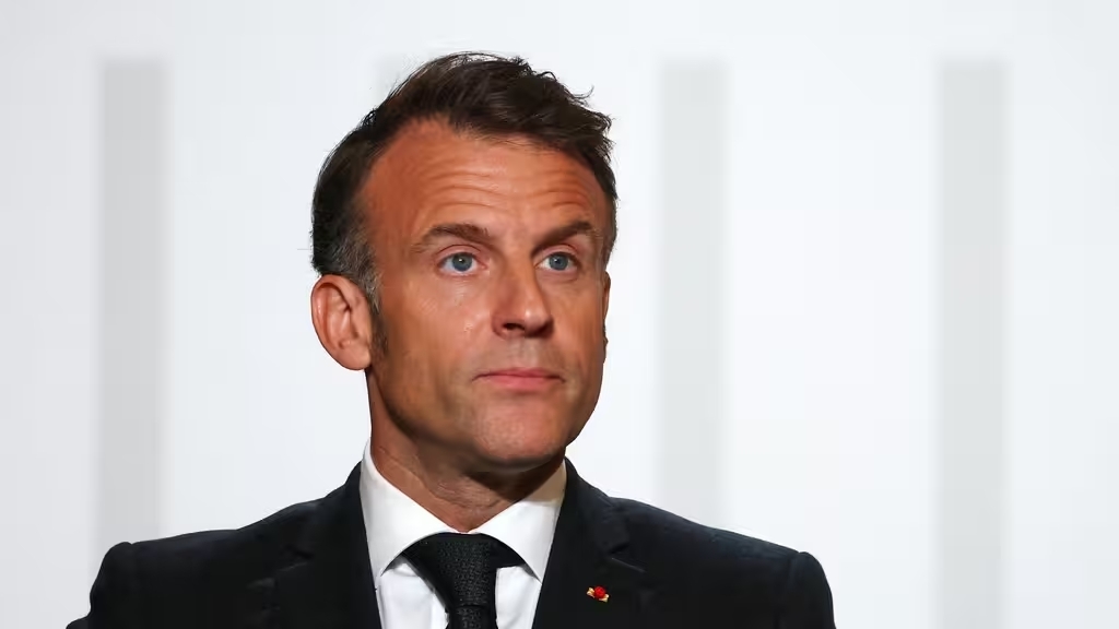 Tổng thống Emmanuel Macron khẳng định nghiên cứu là ưu tiên hàng đầu với Pháp. Ảnh: France Info