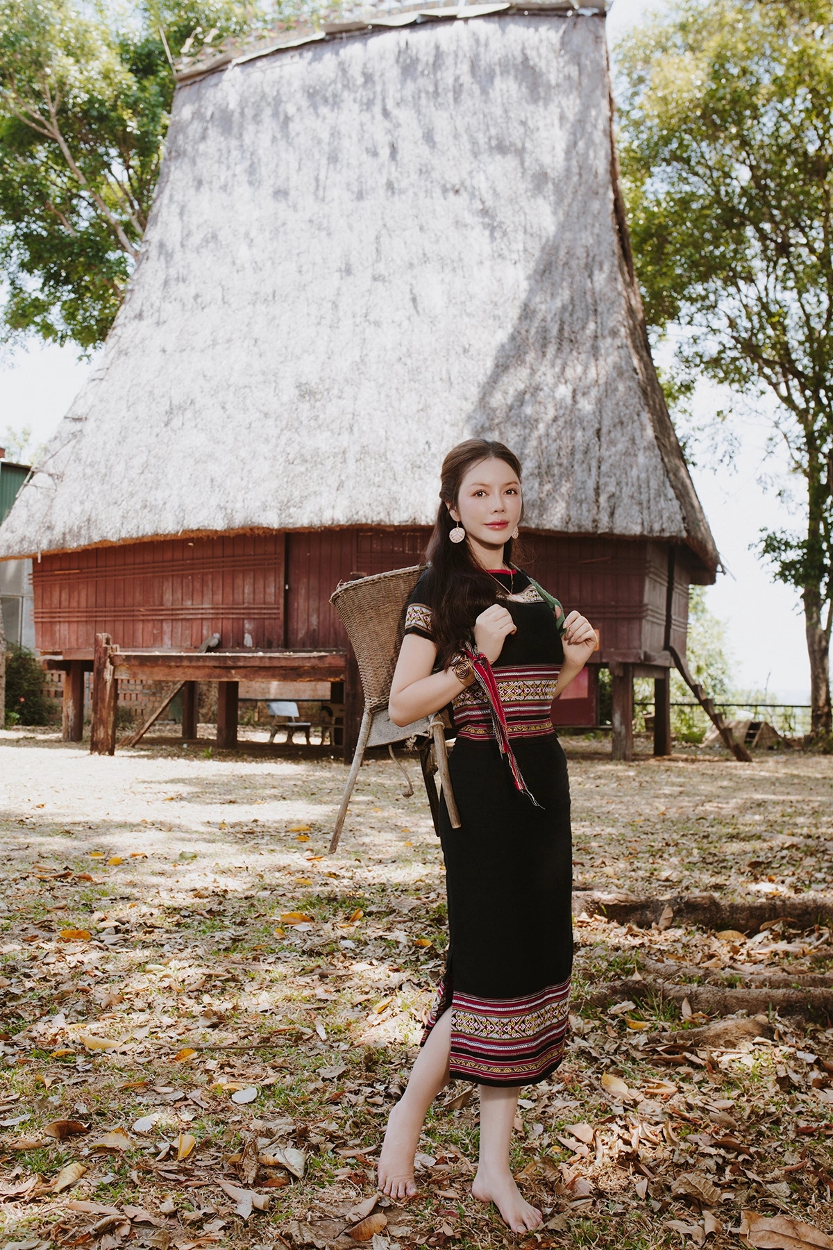 Lý Nhã Kỳ cho biết cô vừa có chuyến tham quan khám phá, trải nghiệm những giá trị văn hóa độc đáo của người dân tộc thiểu số ở tỉnh Gia Lai.