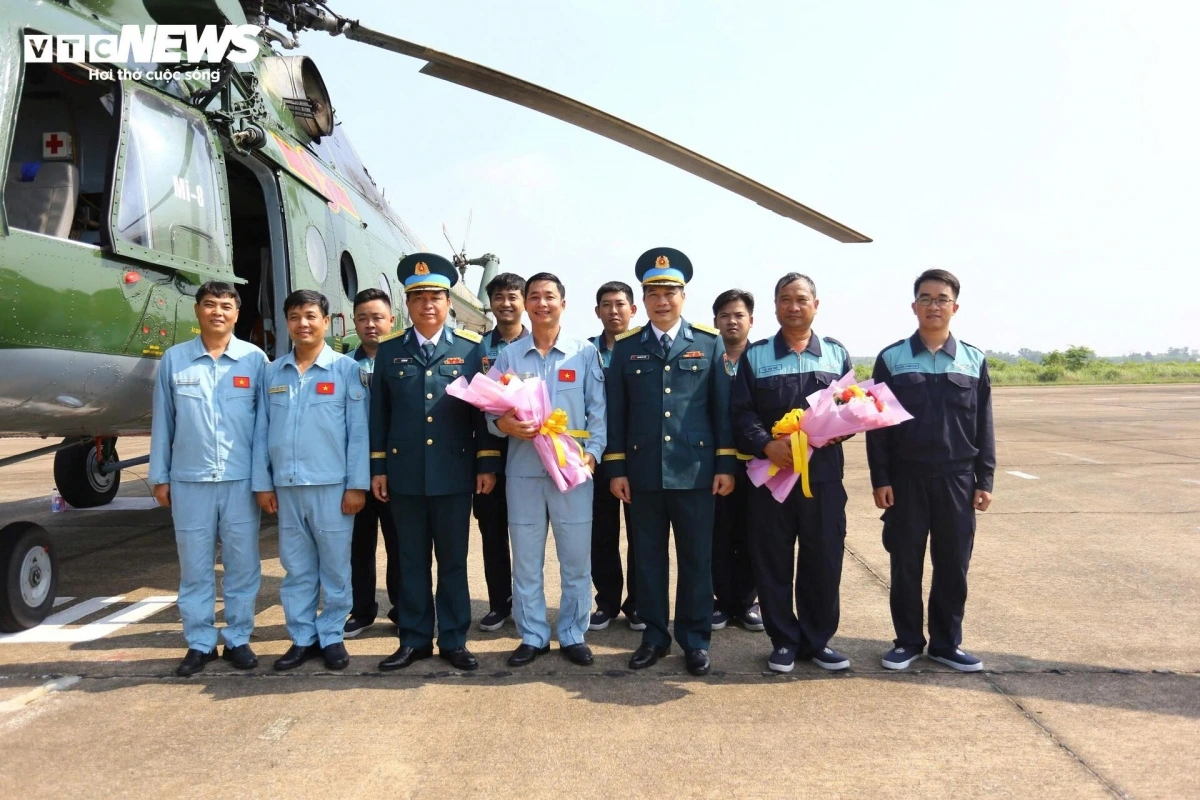 Theo các phi công, nhiệm vụ bay trình diễn trên không phận TP.HCM - nơi có nhiều công trình cao tầng, một số địa tiêu cao tới 500 m, họ phải đặc biệt chú trọng quan sát cả trên không lẫn mặt đất trong suốt quá trình bay. Việc giữ vững độ cao, hướng bay và đội hình chính xác yêu cầu khả năng xử lý tình huống linh hoạt trong môi trường đô thị phức tạp, đông dân cư.