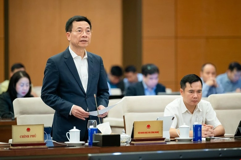 Bộ trưởng Bộ KHCN Nguyễn Mạnh Hùng
