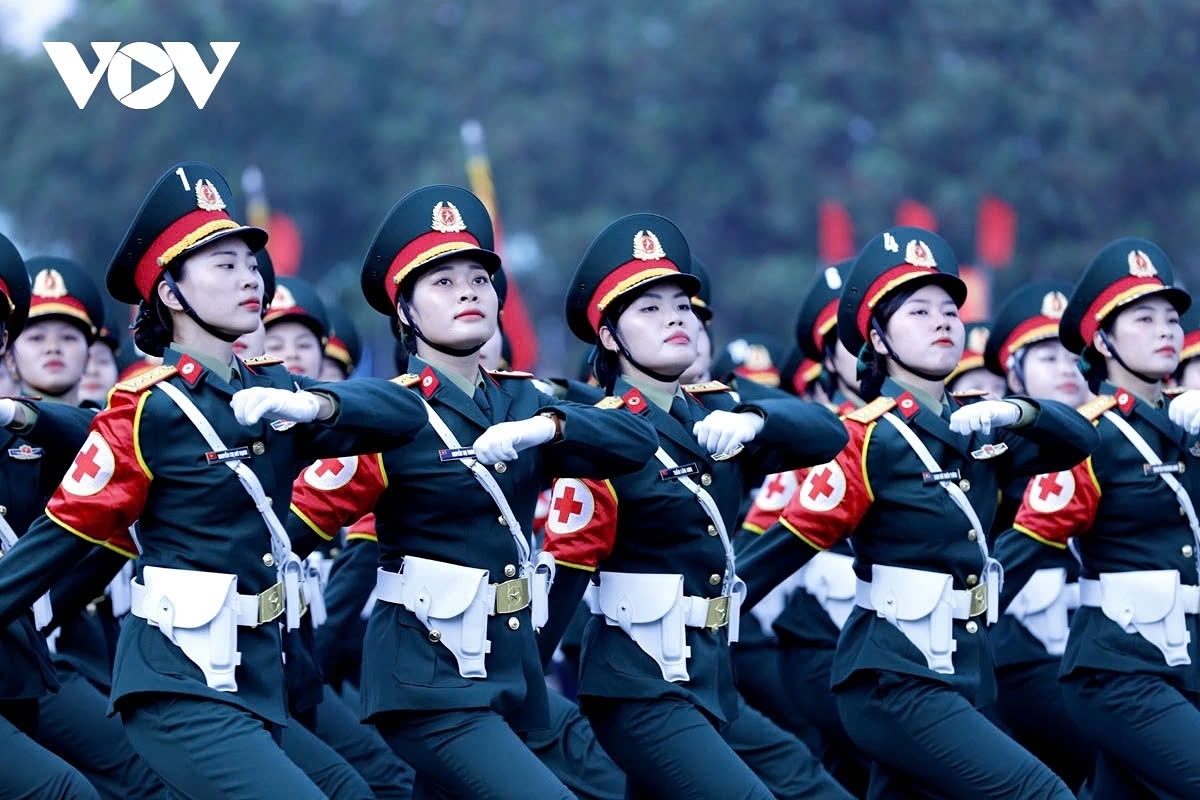 Female military medical officers played a very important and irreplaceable role in the resistance war against American imperialism, as they safeguarded the health of soldiers and wounded combatants, as well as providing support to civilians in war-affected areas.