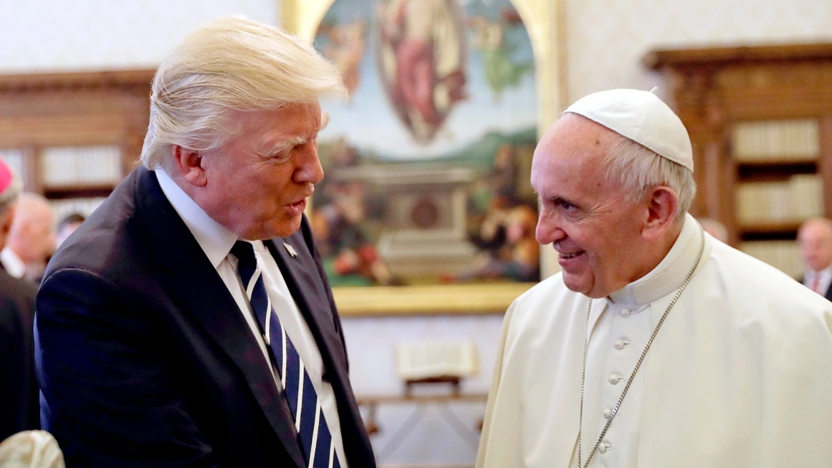 Tổng thống Trump và Giáo hoàng Francis trong cuộc gặp năm 2017 (Ảnh: Reuters)