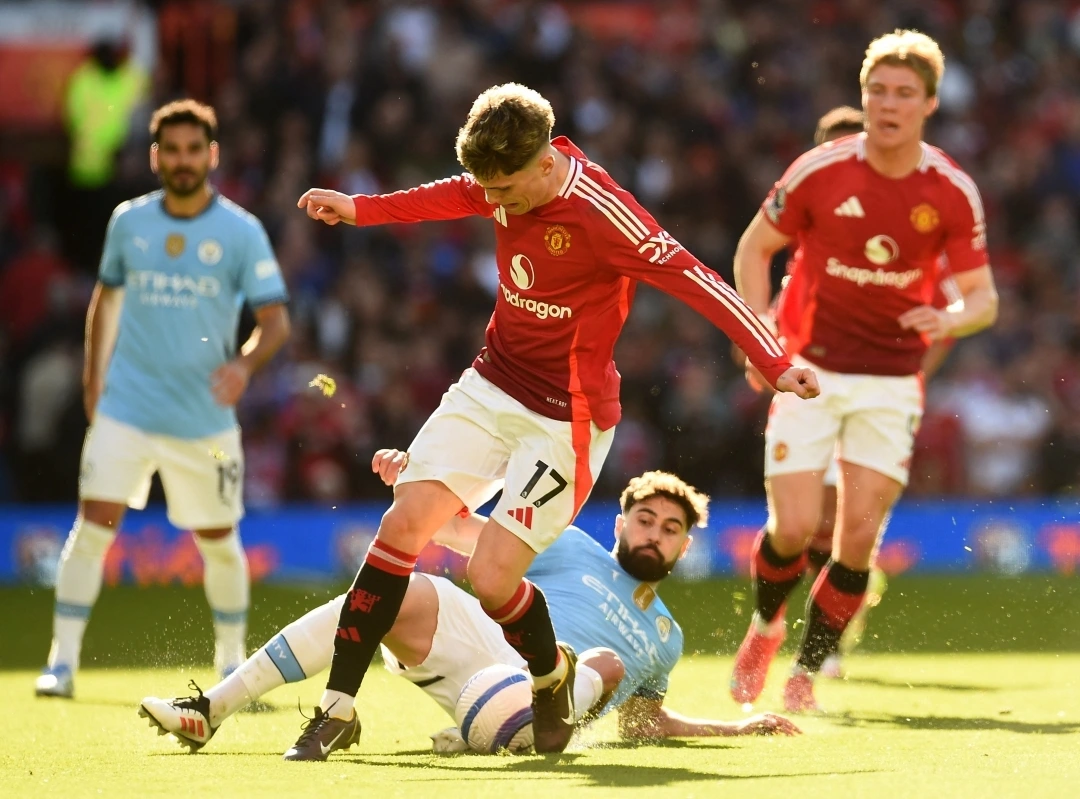 MU đang sở hữu nhiều cơ hội ghi bàn rõ rệt hơn Man City (Ảnh: Reuters)