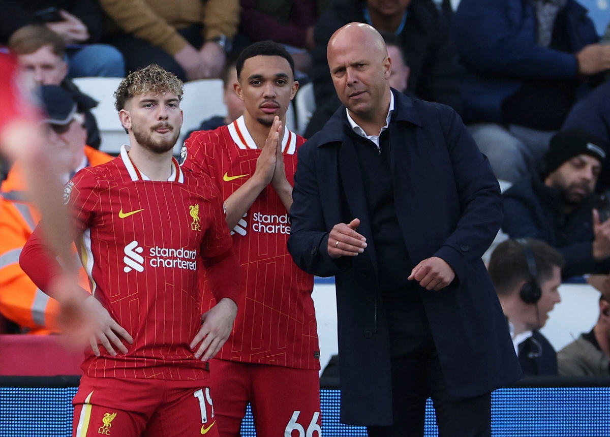 HLV Arne Slot ghi dấu ấn lớn ngay trong mùa giải đầu tiên dẫn dắt Liverpool (Ảnh: Reuters).