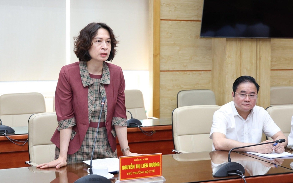Thay mặt lãnh đạo Bộ Y tế, Thứ trưởng Nguyễn Thị Liên Hương ghi nhận và trân trọng cảm ơn sự hỗ trợ kịp thời, thiết thực từ FPT Long Châu và mong muốn Công ty sẽ tiếp tục đồng hành cùng Bộ Y tế trong triển khai công tác tiêm chủng tại Việt Nam