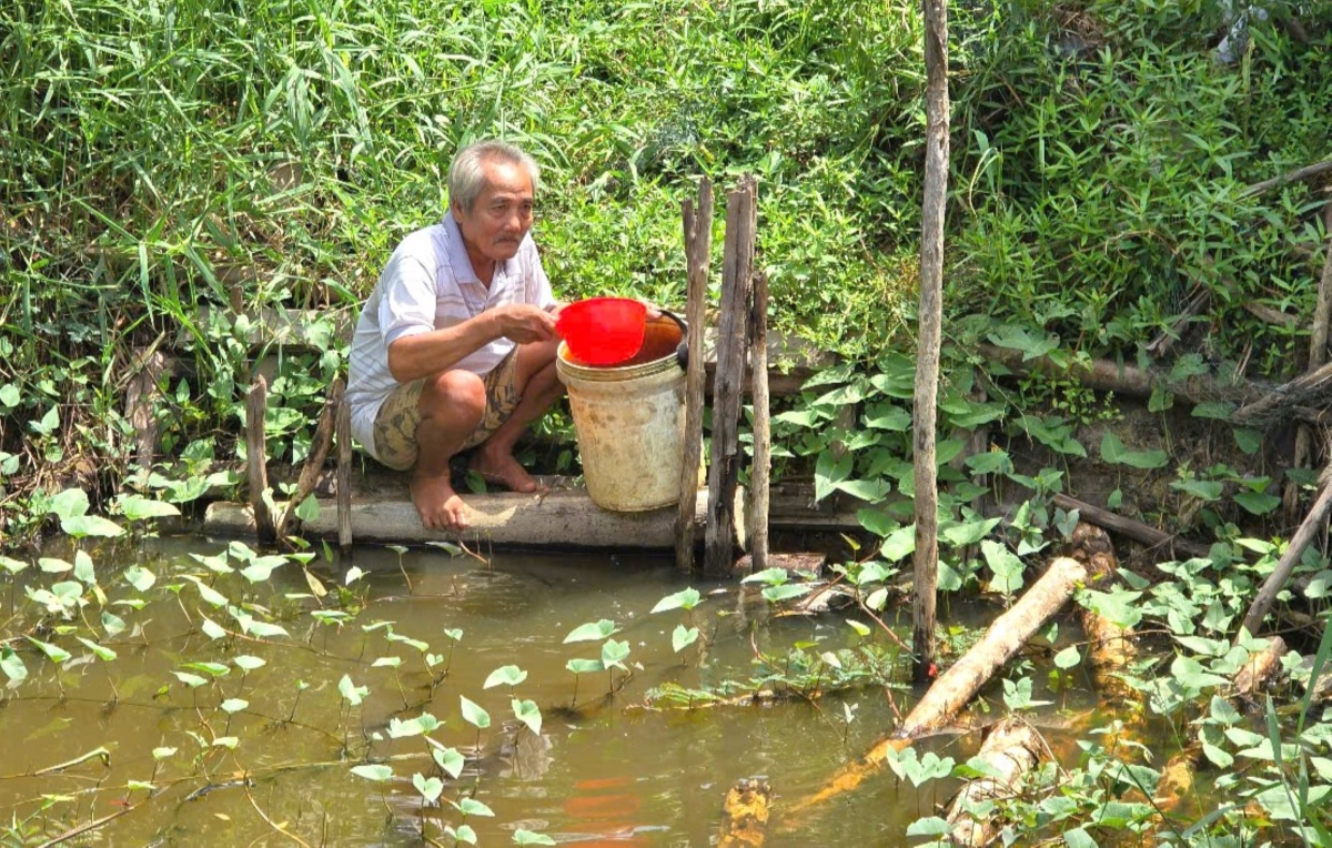 Xã Khánh Thuận, huyện U Minh cũng còn nhiều hộ dân thiếu nước mỗi khi mùa khô đến.