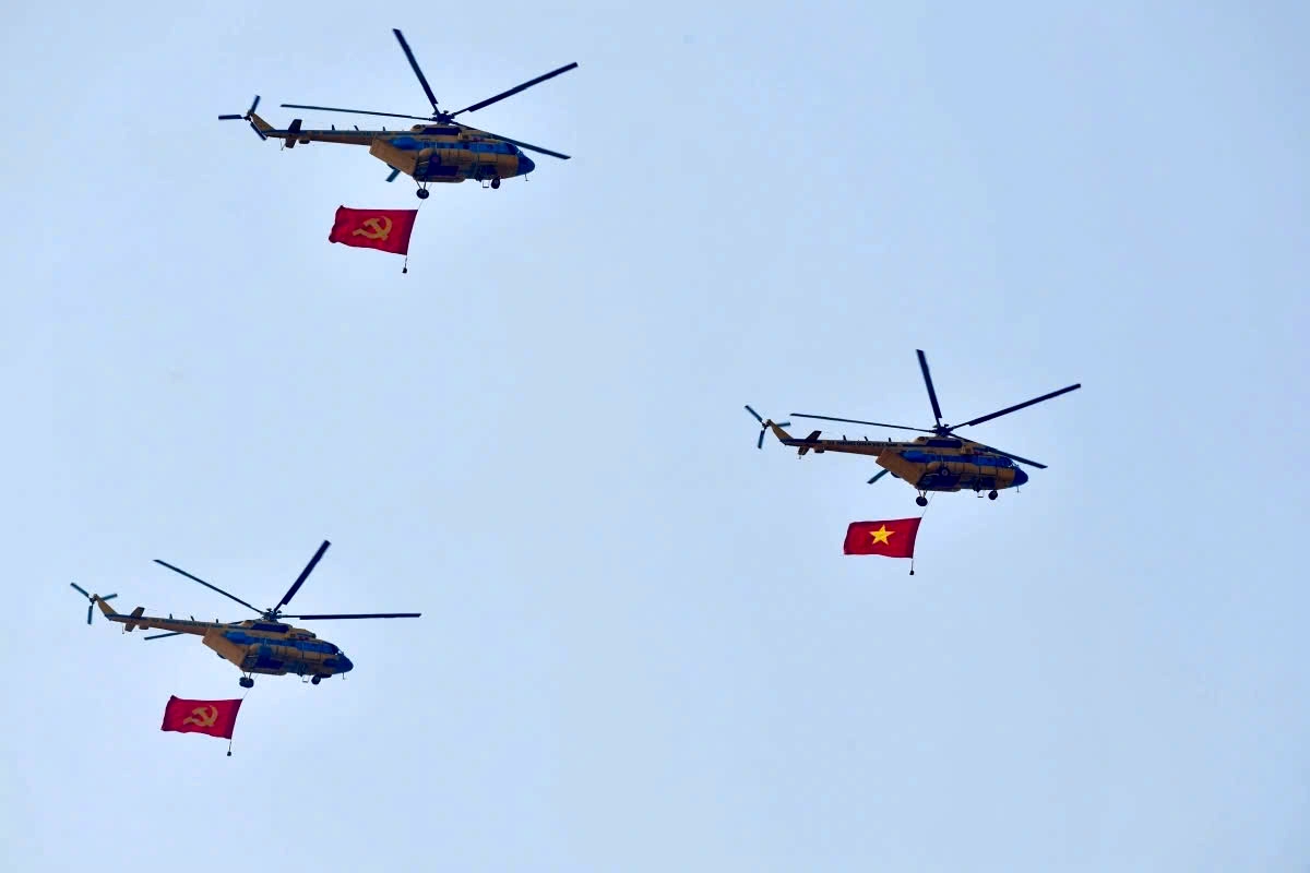 They fly with the national flag and the Party flag fluttering proudly in the wind, stirring deep emotions and pride among thousands of spectators.