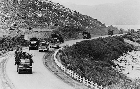 Quân Giải phóng hành quân thần tốc vượt eo biển miền Trung tiến về Sài Gòn, tháng 4/1975