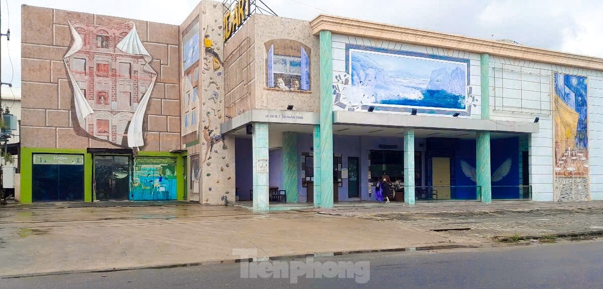 Located on Tran Nhan Tong street in Son Tra district, the 3D art museum is the largest of its kind in Vietnam and the only one in Da Nang showcasing this art form. Covering an area of 4,000 square metres over two floors, the museum is divided into nine zones, each with a unique theme and color scheme.