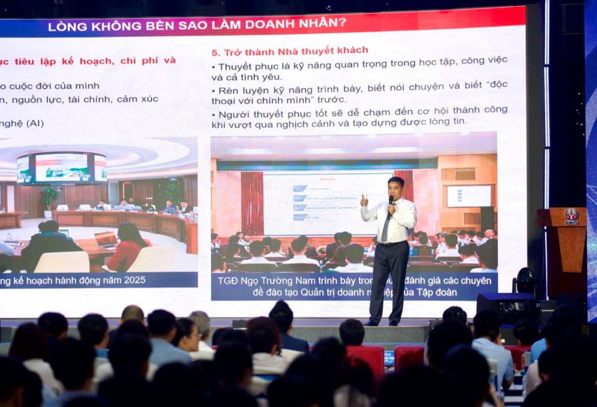 Chủ tịch Tập đoàn Đèo Cả chia sẻ tại diễn đàn Cảm hứng khởi nghiệp từ các doanh nhân.