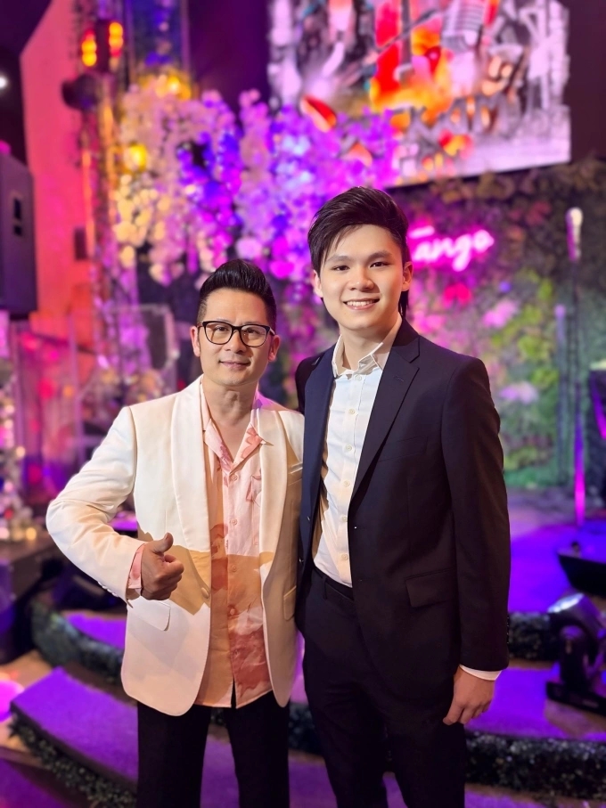 Ca sĩ Bằng Kiều và vợ cũ, ca sĩ Trizzie Phương Trinh, cùng nhau tổ chức sinh nhật cho con trai lớn Beckam ở Mỹ. (Nguồn: FBNV)