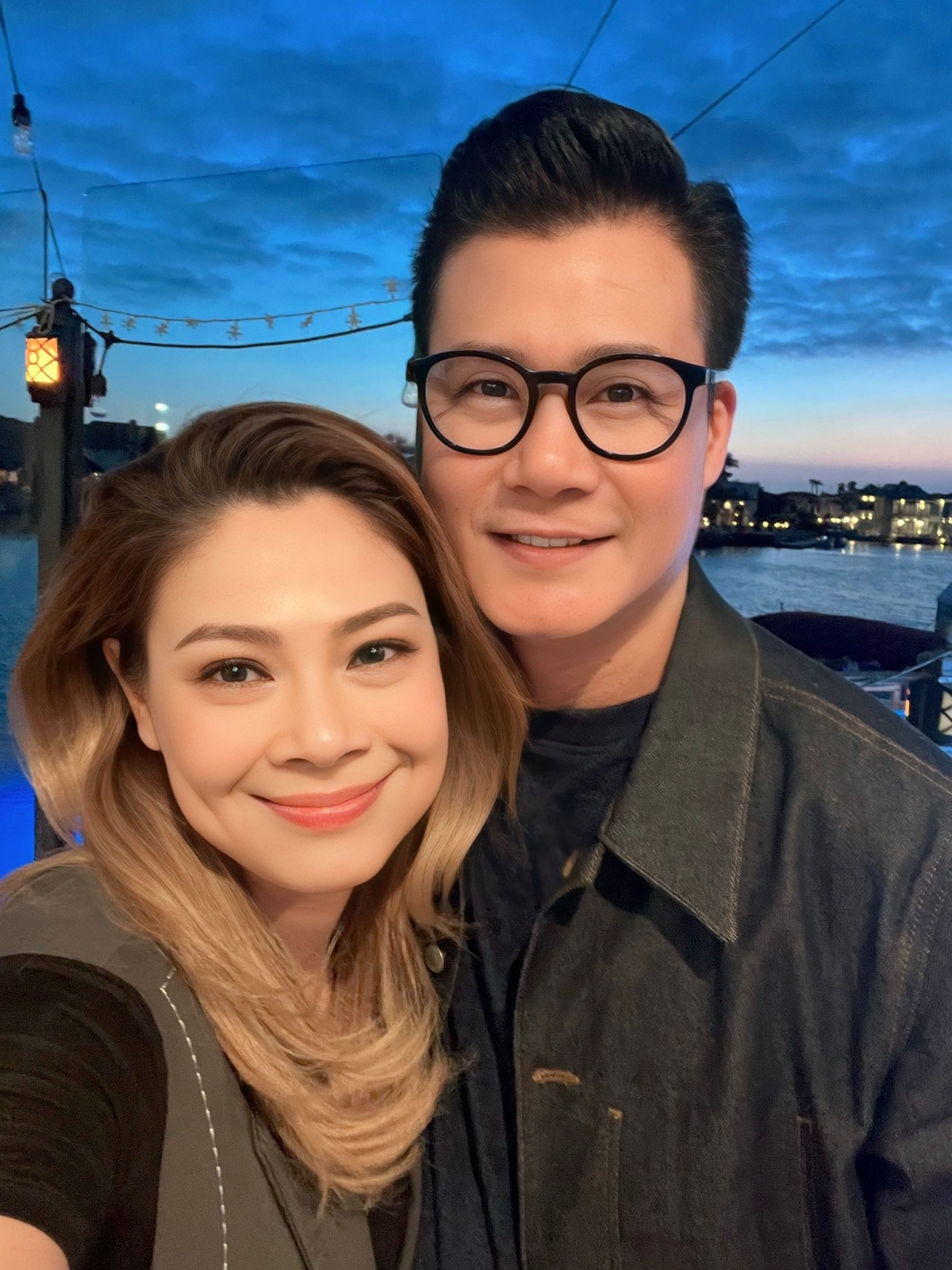 Thanh Thảo bày tỏ sự ghen tỵ đối với Quang Dũng: “Tại sao anh đi đến đâu mọi người cũng thương và quý, mỗi lần anh xuất hiện là ai cũng đón tiếp chu đáo, nhiệt tình và hoành tráng hết”. (Nguồn: FBNV)
