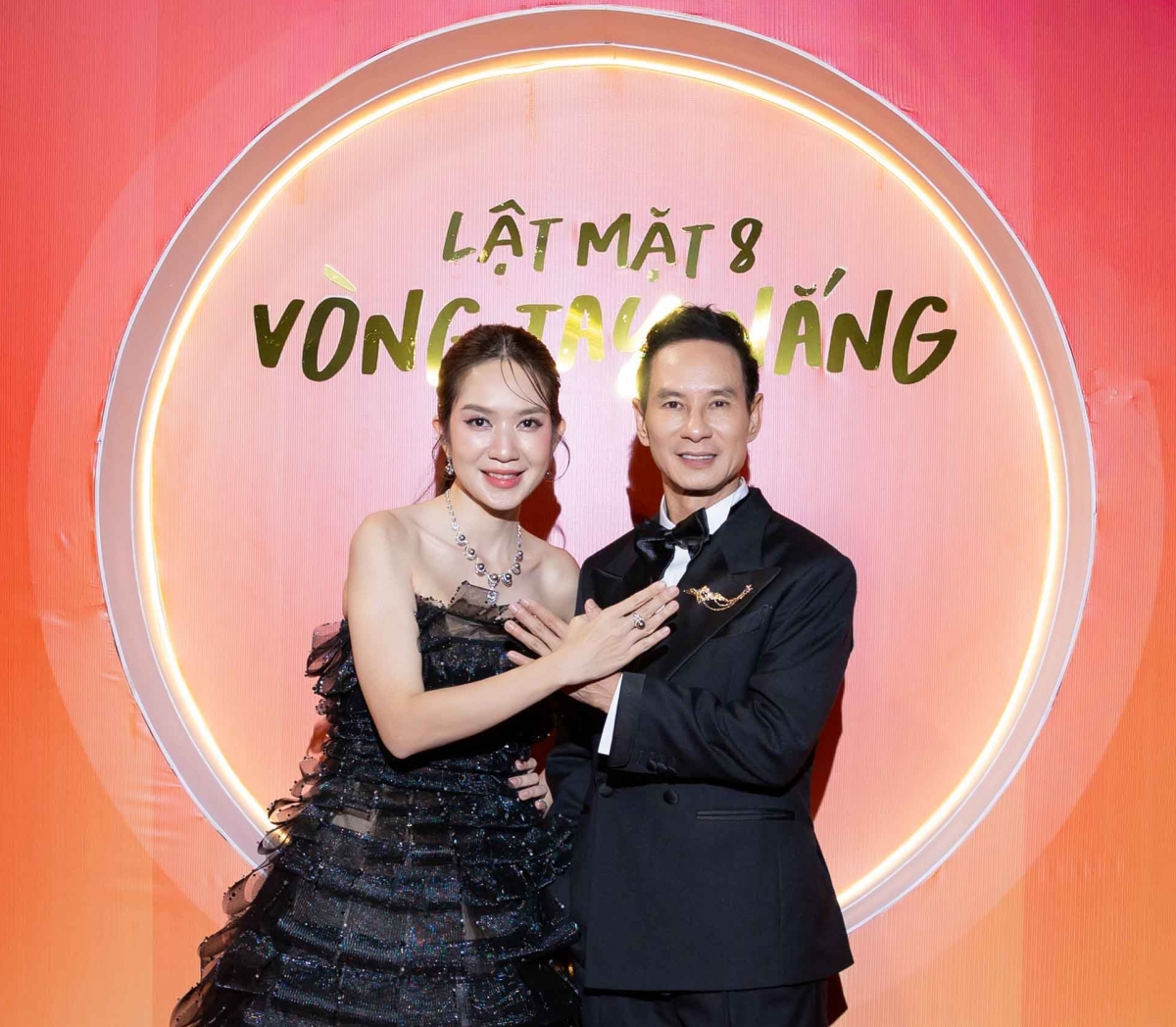 Lý Hải – Minh Hà là một trong những cặp đôi "vàng" của làng giải trí Việt, được công chúng yêu mến không chỉ vì sự nghiệp thành công mà còn bởi hôn nhân hạnh phúc. Cặp đôi kết hôn năm 2010, có với nhau 4 người con Rio, Cherry, Sunny và Mio. 