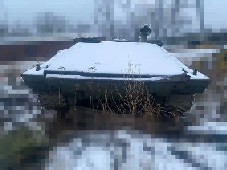 Xe chiến đấu bộ binh BMP-55. Ảnh: War Zone