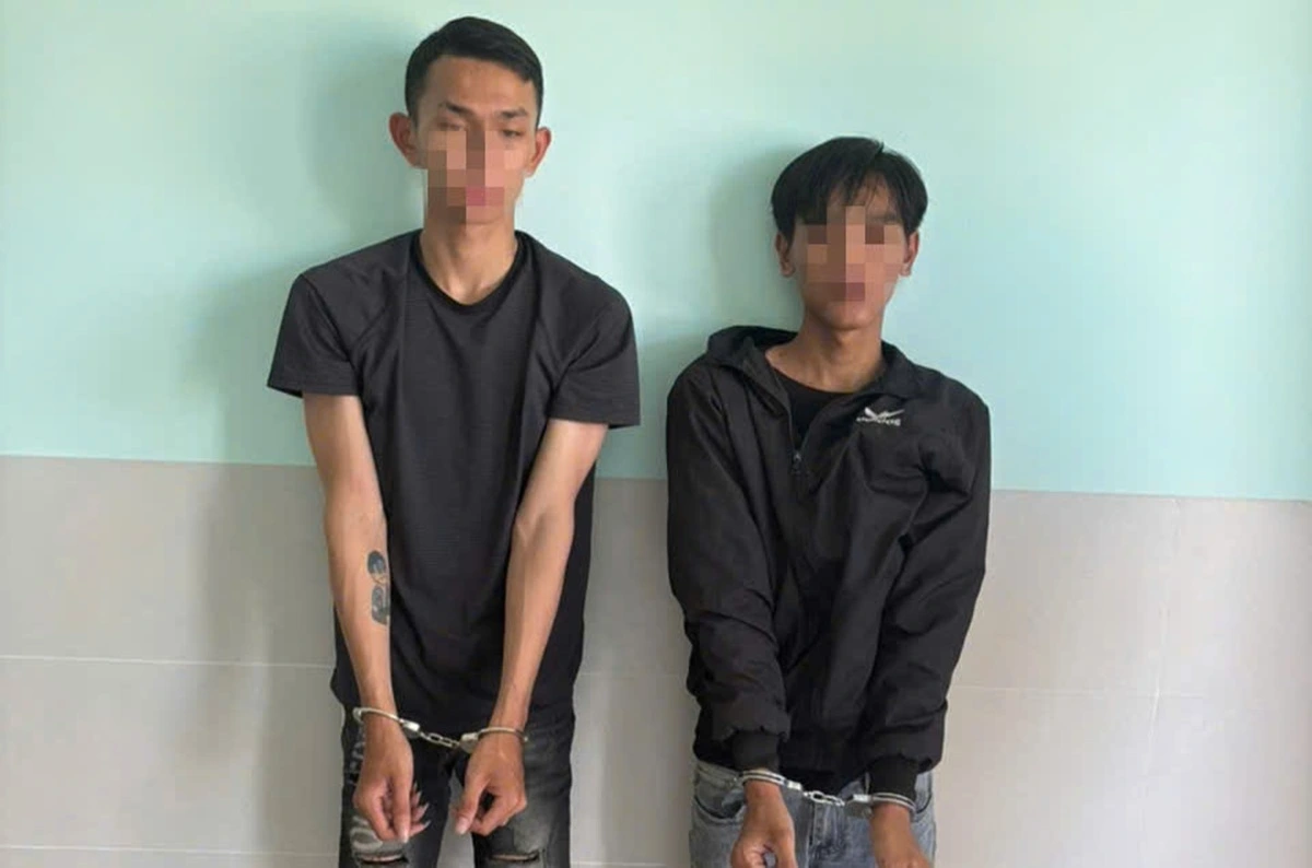 Hai nghi can tại cơ quan công an