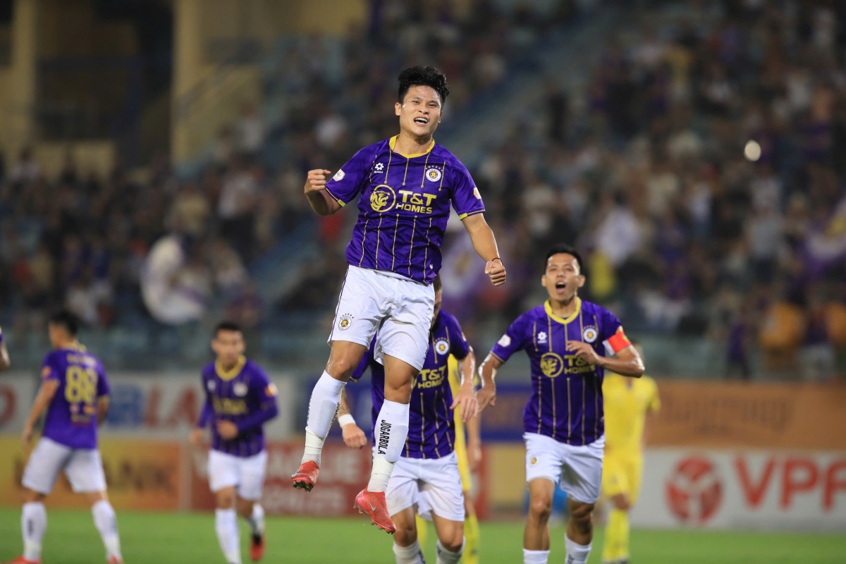 Hà Nội FC đang "bay cao" cùng HLV Makoto (Ảnh: Đức Minh)