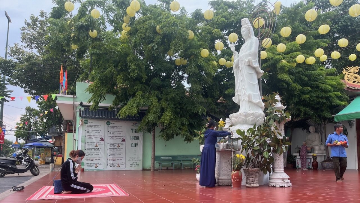 Phật tử tại TP.HCM hân hoan chờ mong ngày Phật đản và Đại lễ Vesak 2025.