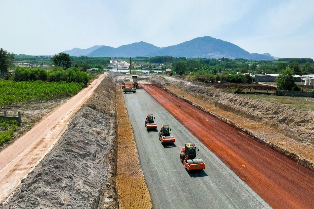 Các nhà thầu thi công chậm trễ sẽ bị đề xuất thay thế