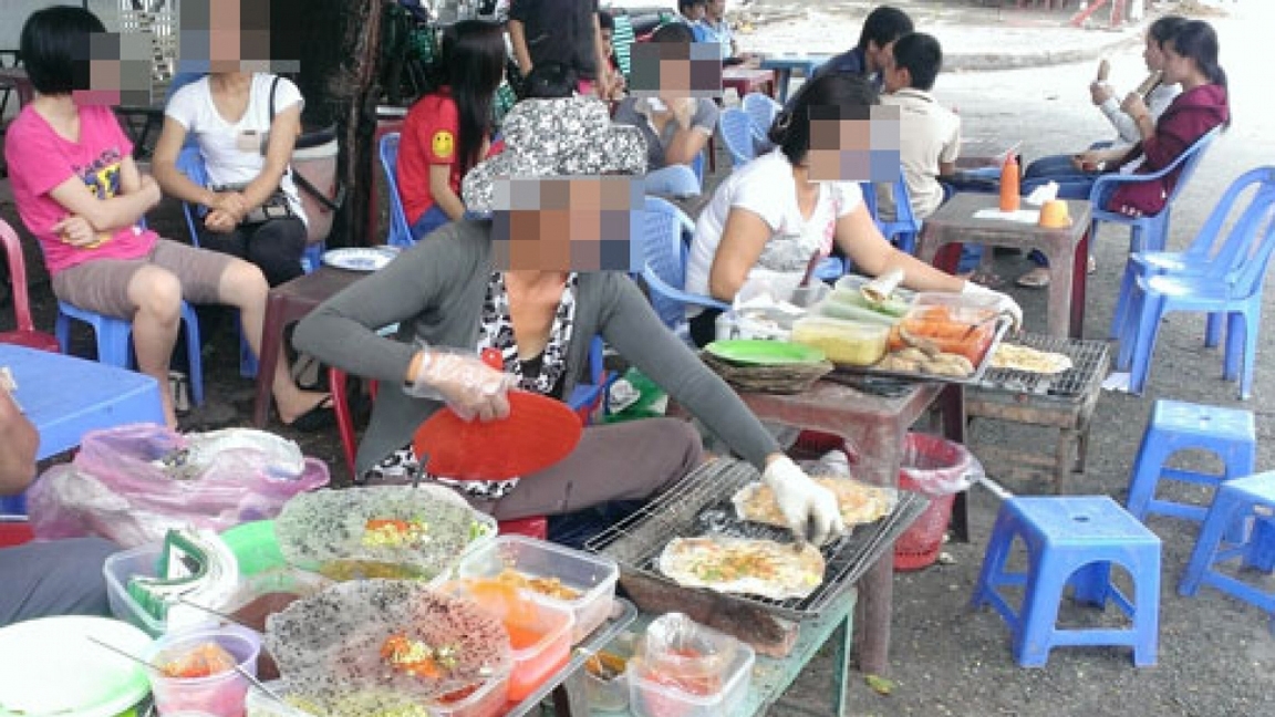 Nguy cơ ngộ độc thực phẩm từ món ăn đường phố rất cao. (Ảnh: Internet)