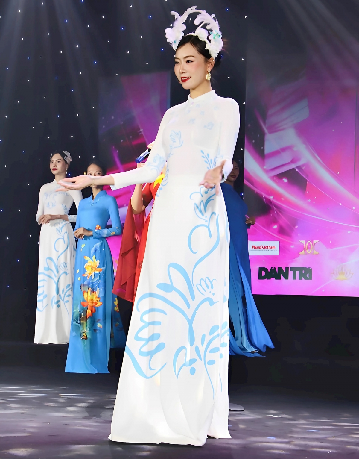 The collection is inspired from white doves, conveying a message of peace to all people.