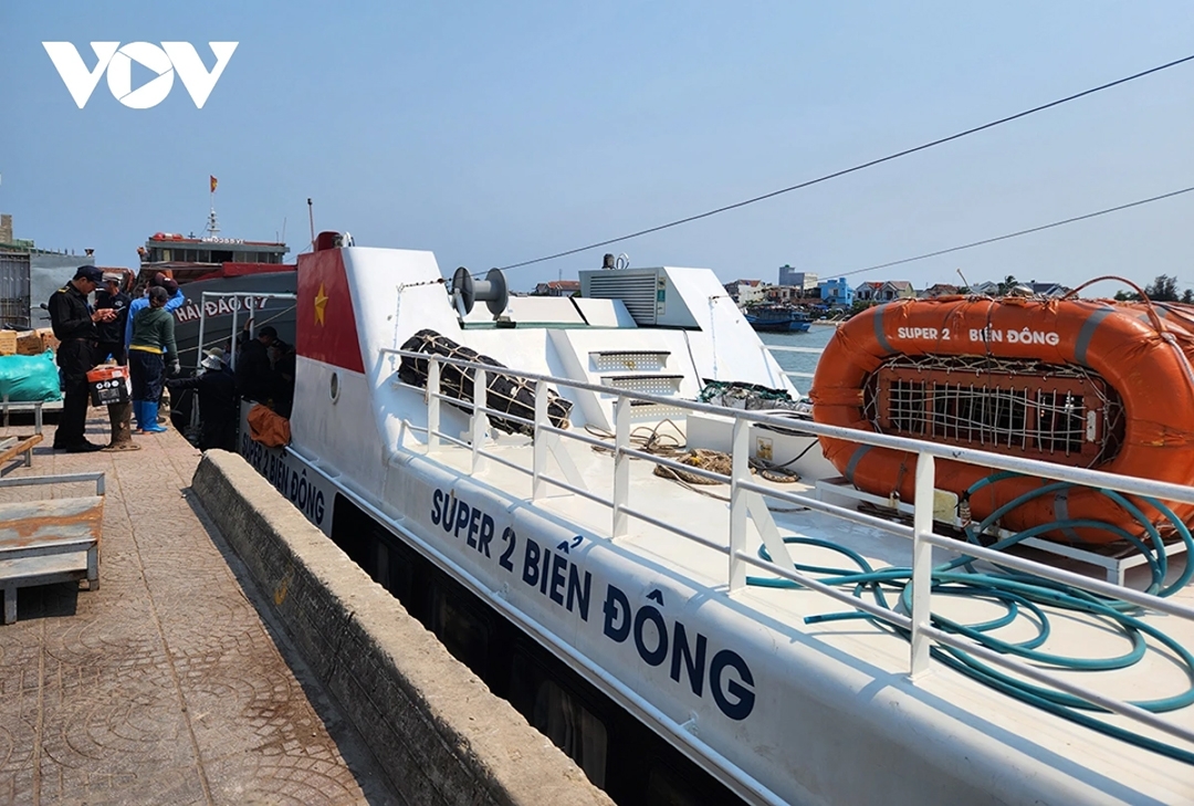 Biển động tàu vận tải hành khách tuyến Sa Kỳ- Lý Sơn tạm dừng hoạt động